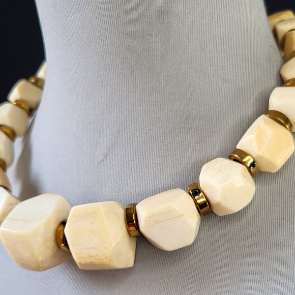 Choker - Picture 6 of 6